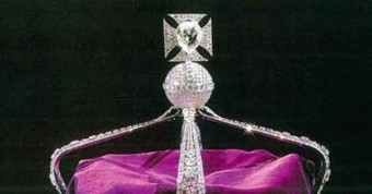 Read more about the article Legends & Curses of Famous Diamonds
