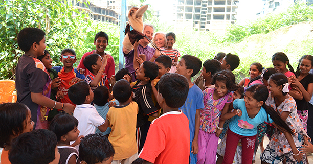 You are currently viewing Goa For Giving brings literary joy to the slum kids of St.Inez