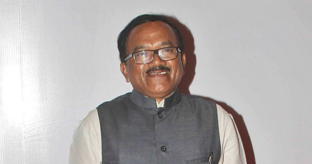 You are currently viewing Early Days of Laxmikant Parsekar