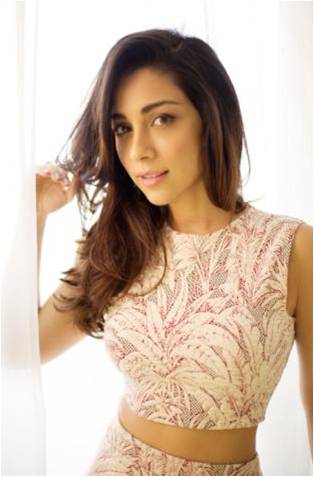 You are currently viewing Actor Amrita Puri Introduces New Fashion Label