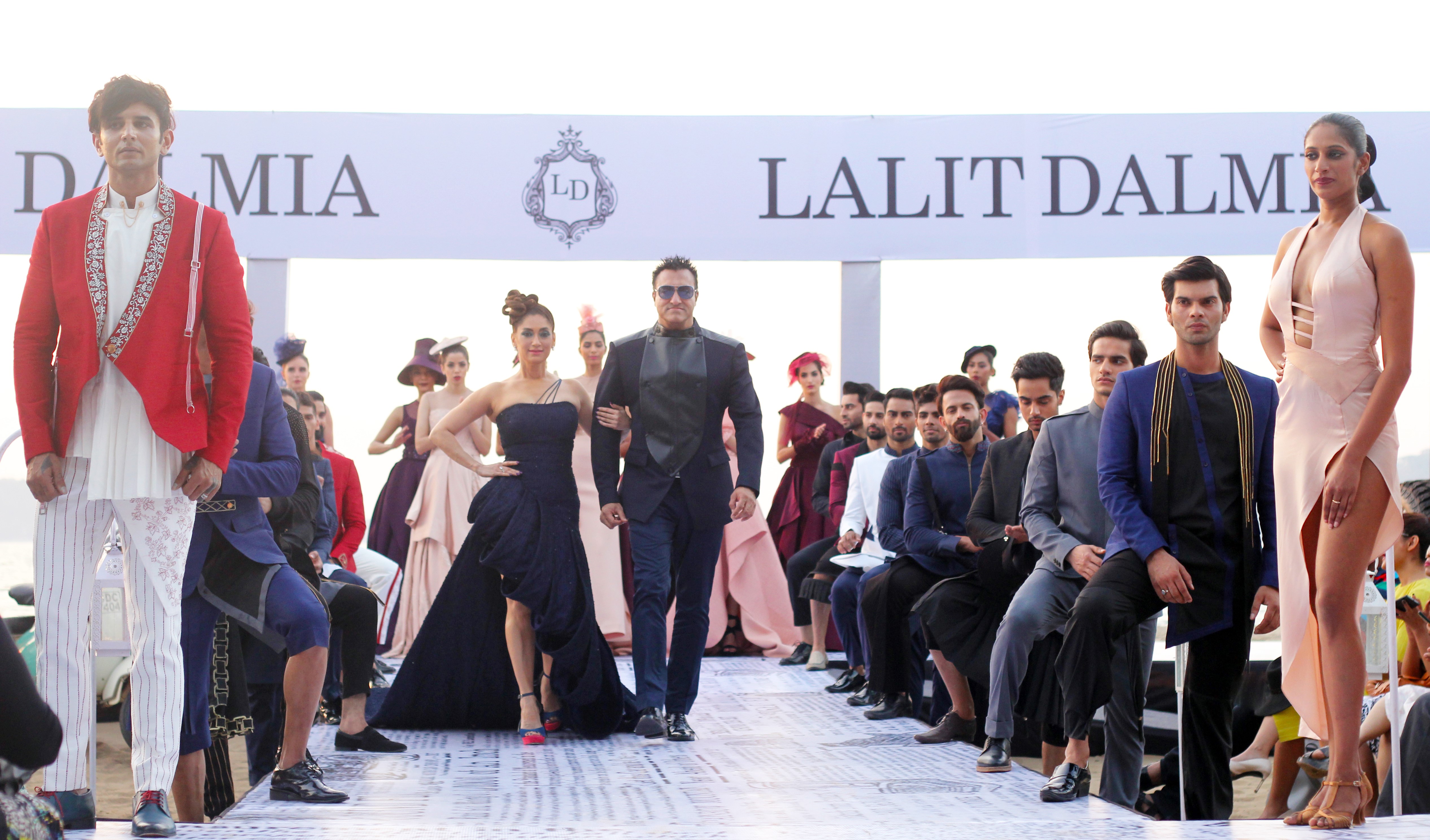 Read more about the article LALIT DALMIA SHOW CASED ‘LA MODA’ COLLECTIONS IN IBFW-17